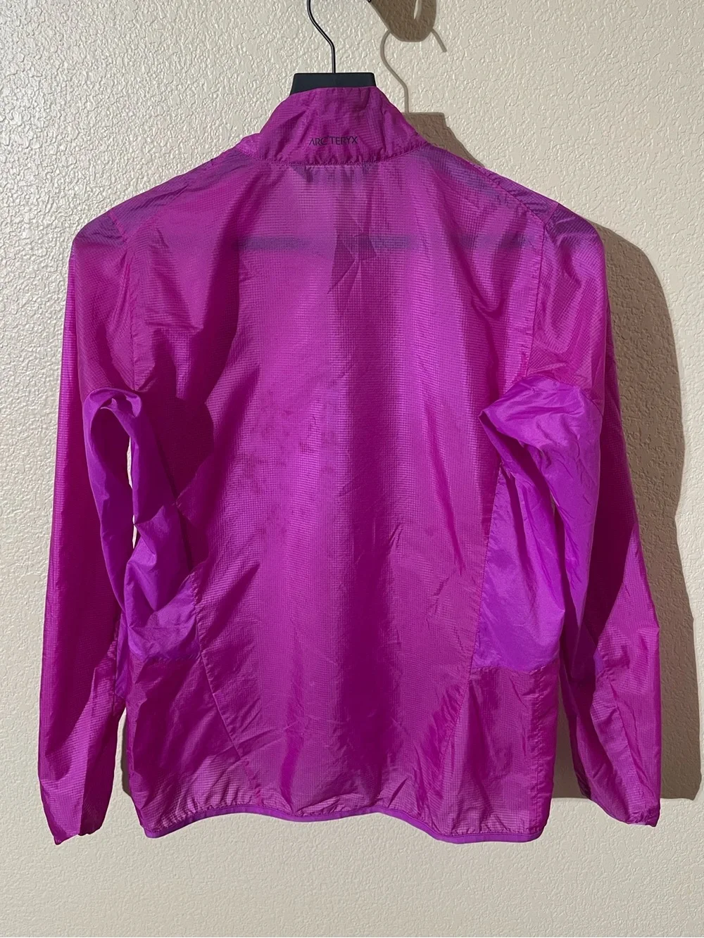 Arc'teryx Magenta Lightweight Women's Windbreaker Jacket